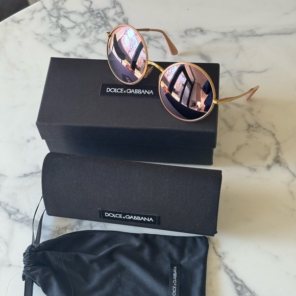 🌺Dolce&Gabbana🌺 Rose Pink Circular Sunglasses - Picture 8 of 12